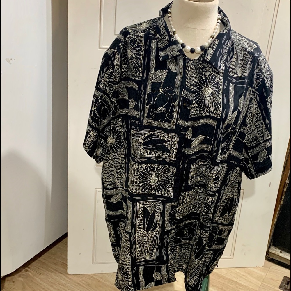 Ship N Shore women’s blouse